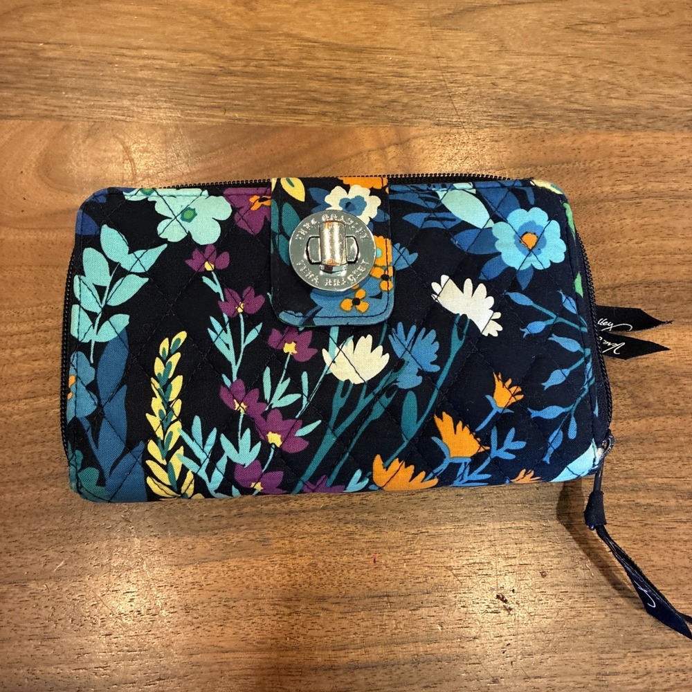 Vera Bradley Wallet Turn Lock Blue Zippered Floral 8x5 - Picture 1 of 4